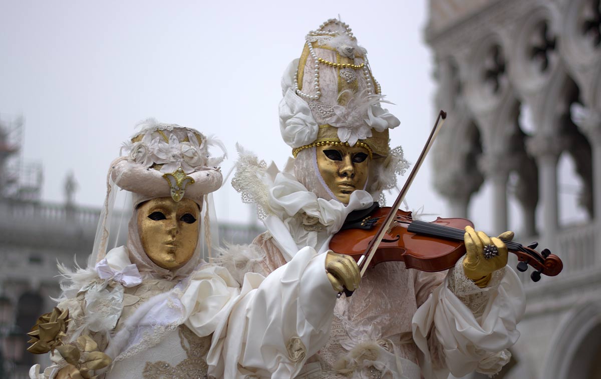 beunique-in-italy-Venice-gondola-serenata