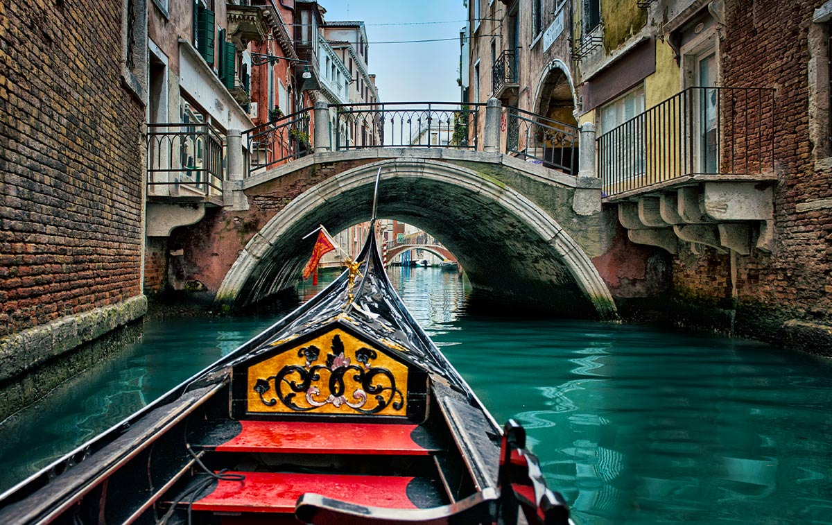 beunique-in-italy-Venice-gondola