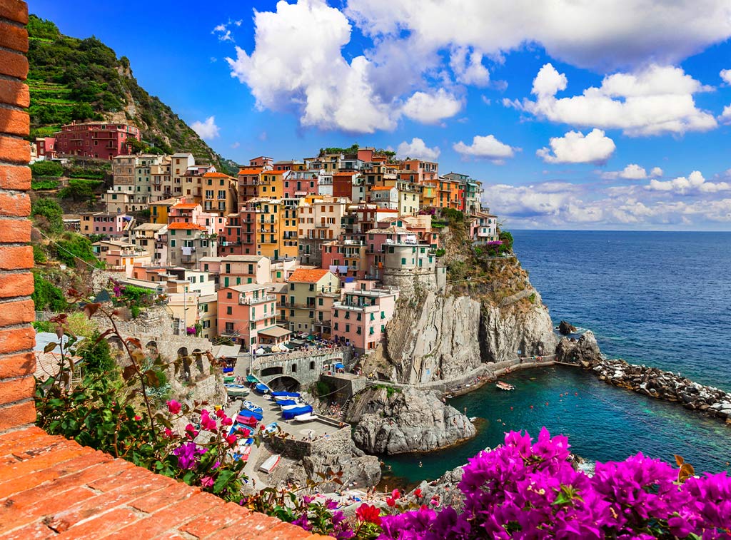 beunique-in-italy-Discovering-the-Cinque-Terre-A-Sailing-Adventure